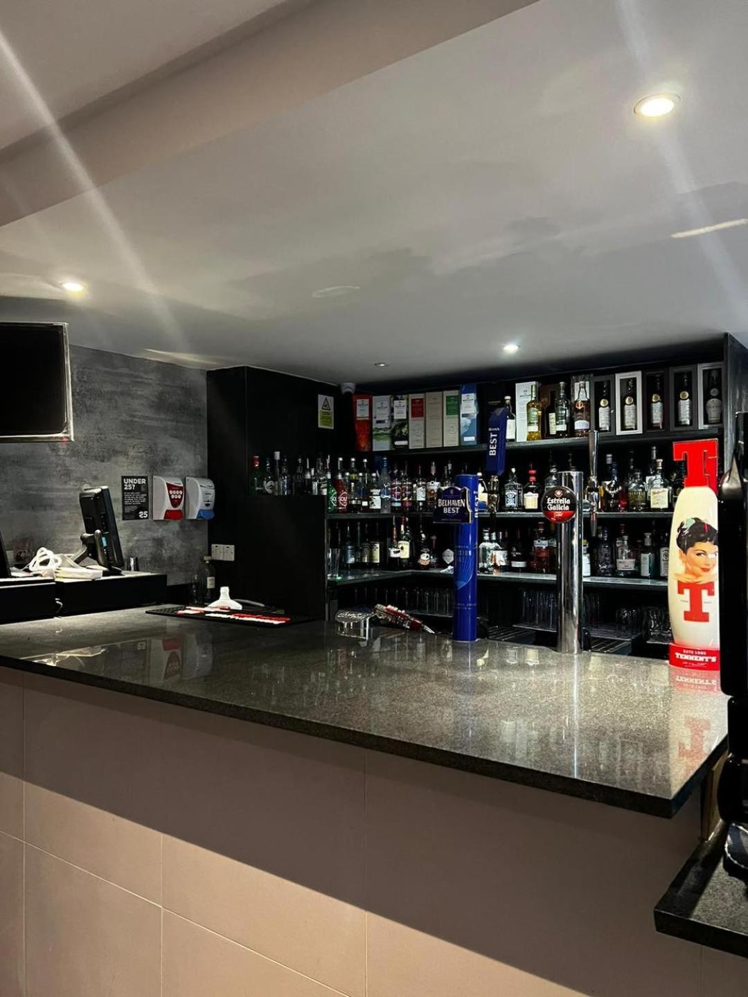 Crown Hotel & Bar إينفيرنيس المظهر الخارجي الصورة